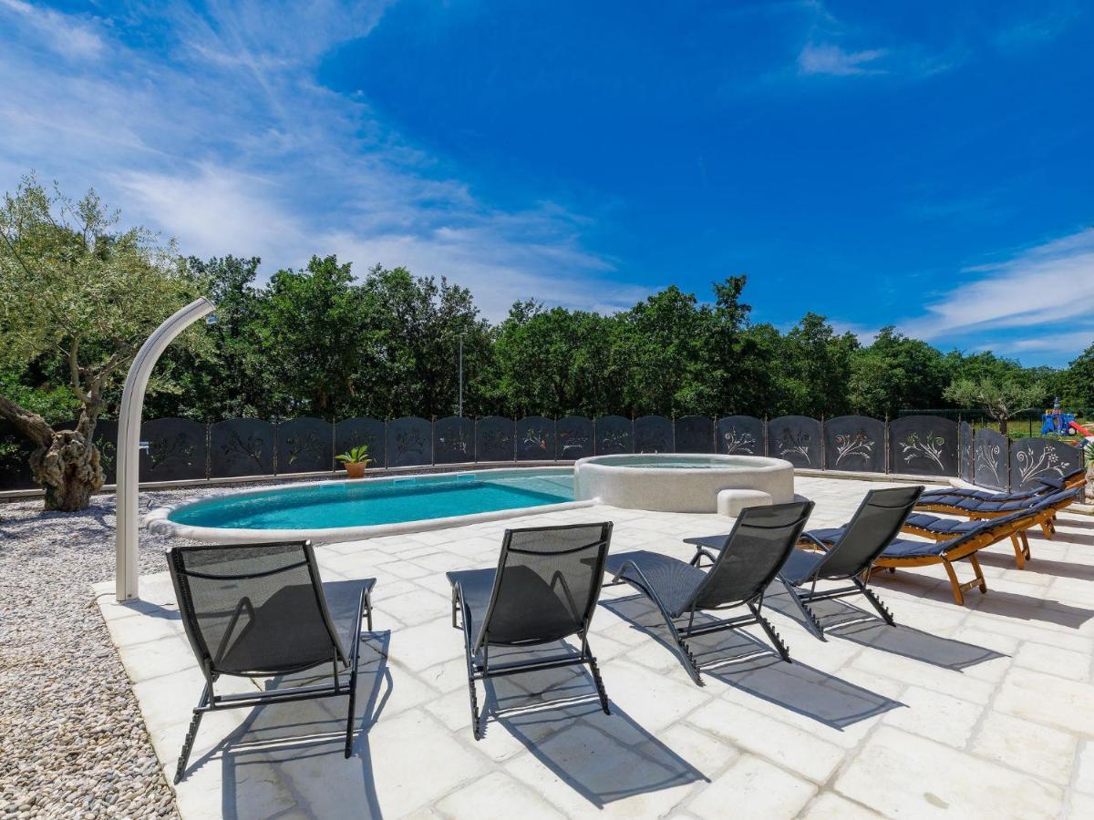 Holiday Home Villa Amaii By Interhome Karigador Bagian luar foto